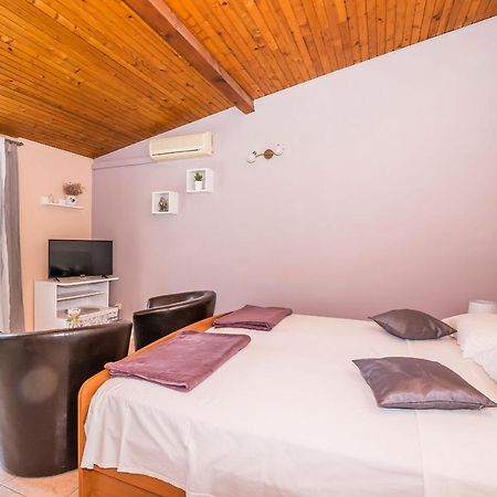 Apartments And Room Zinka فوديس المظهر الخارجي الصورة