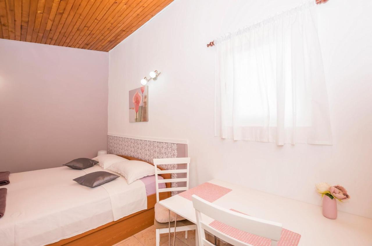 Apartments And Room Zinka فوديس المظهر الخارجي الصورة