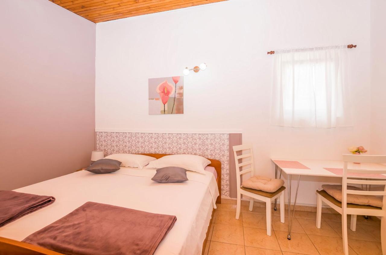 Apartments And Room Zinka فوديس المظهر الخارجي الصورة