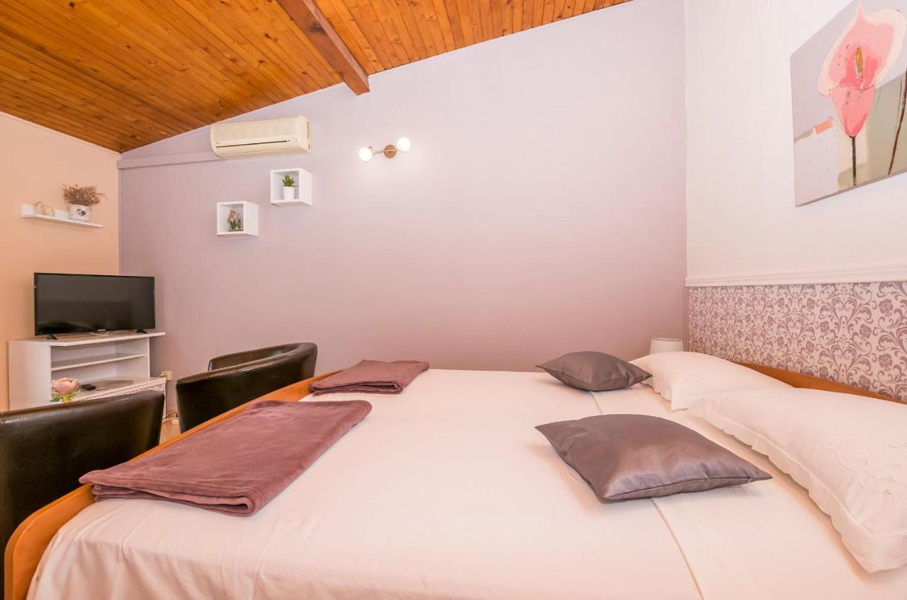 Apartments And Room Zinka فوديس المظهر الخارجي الصورة