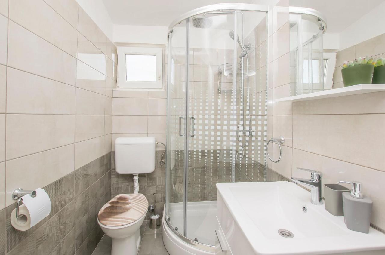 Apartments And Room Zinka فوديس المظهر الخارجي الصورة