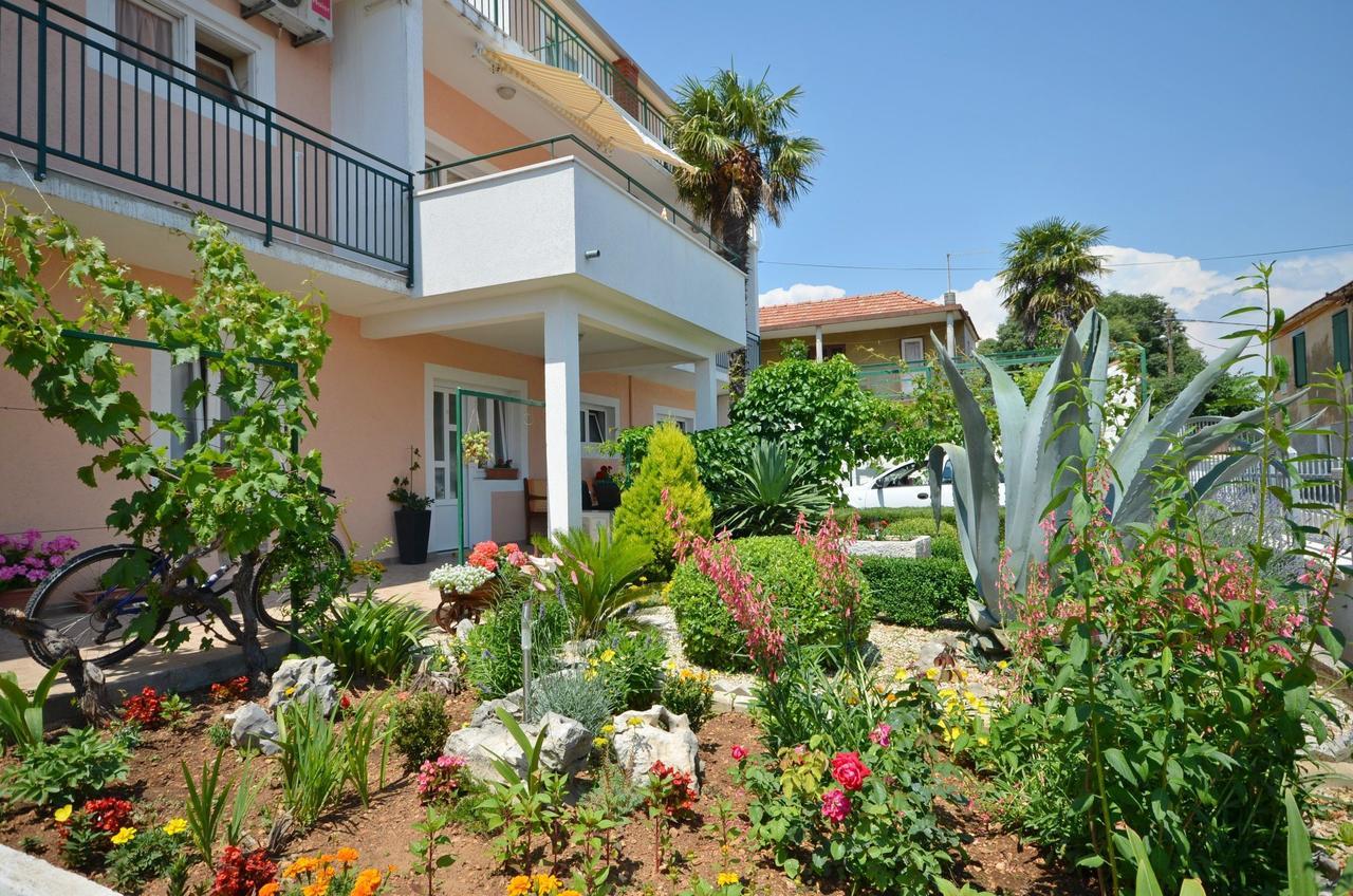 Apartments And Room Zinka فوديس المظهر الخارجي الصورة